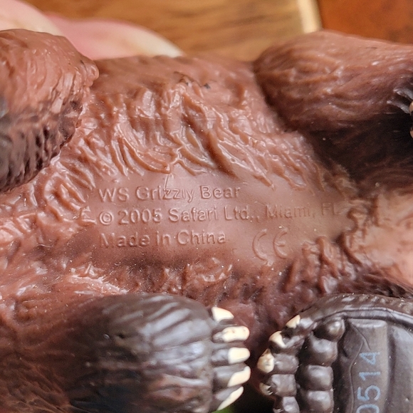 Lot of 3 Sturdy Animal Cow/ Black/Brown Bear Moon Bear WS Grizzly Bear 2005/2017 - Picture 9 of 12